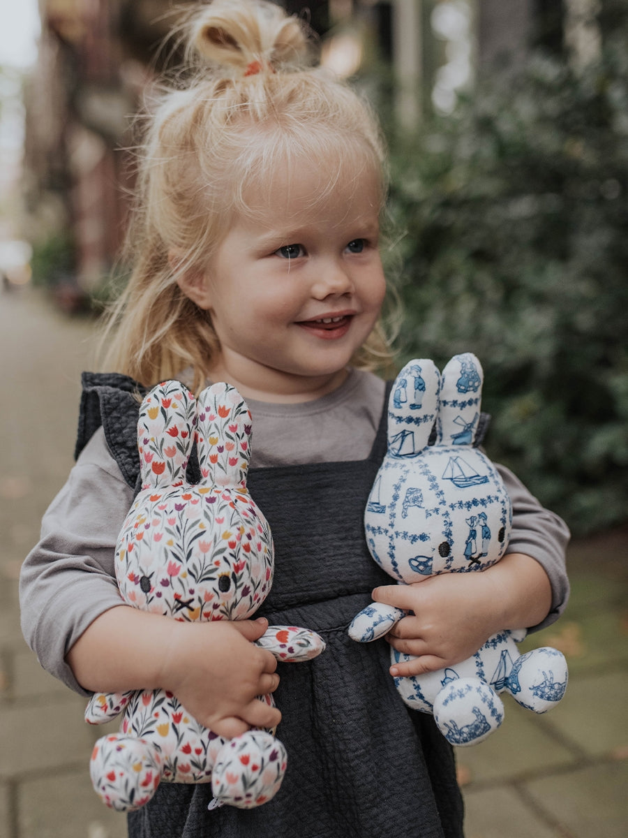 ミッフィー ぬいぐるみ　クッション 大量セット まとめ売り Bontontoys Miffy Sitting All-Over Tulip - 23 cm - 9 | White / Red – Bon Ton Toys